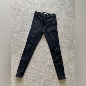Levi 720 high rise super skinny 27